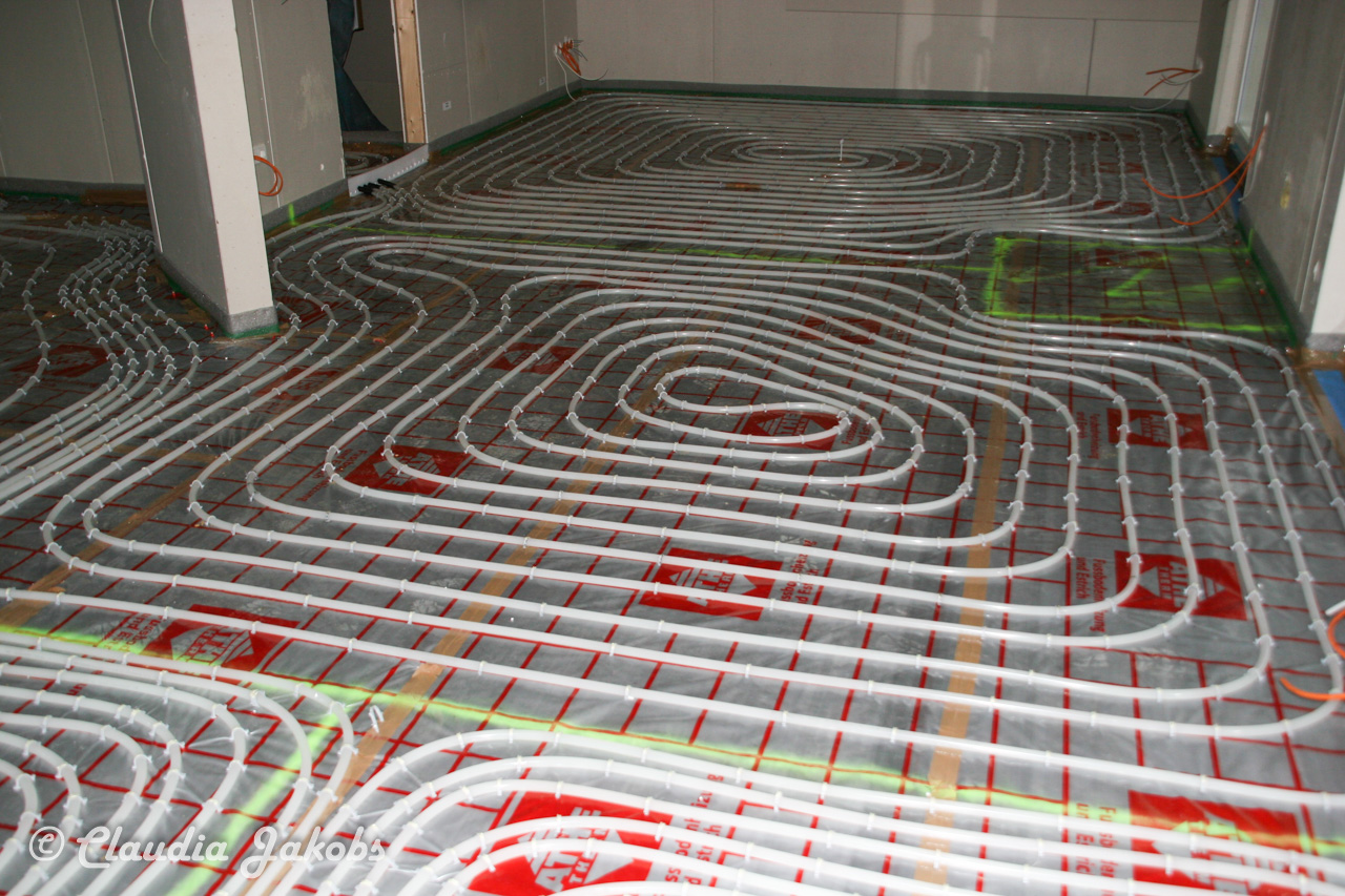 Außenputz, Fußbodenheizung und Estrich