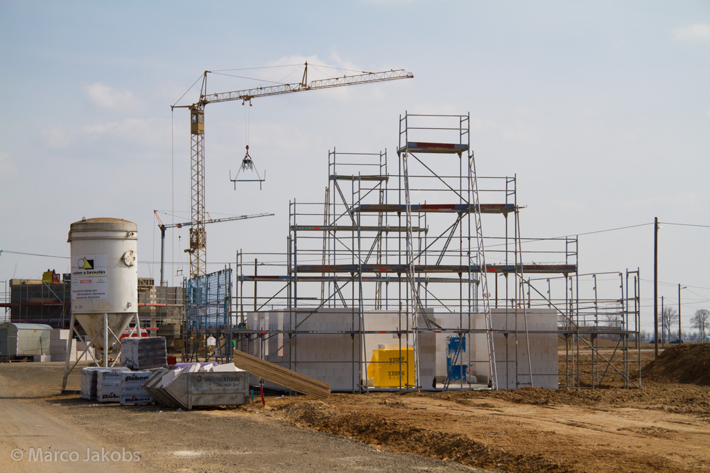 130401135230 MJ  0566